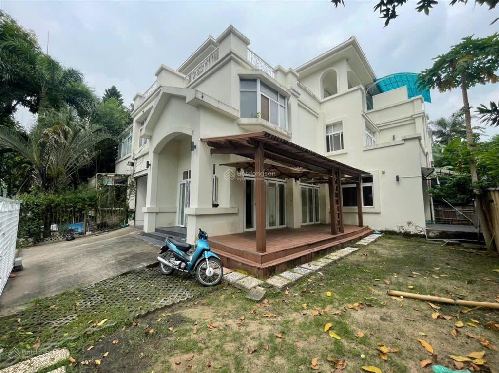 Vũ hoàng villa  bán biệt thự tứ lập 262.5m2 view trực diện công viên 2ha. cực hiếm, chỉ có 8 căn.