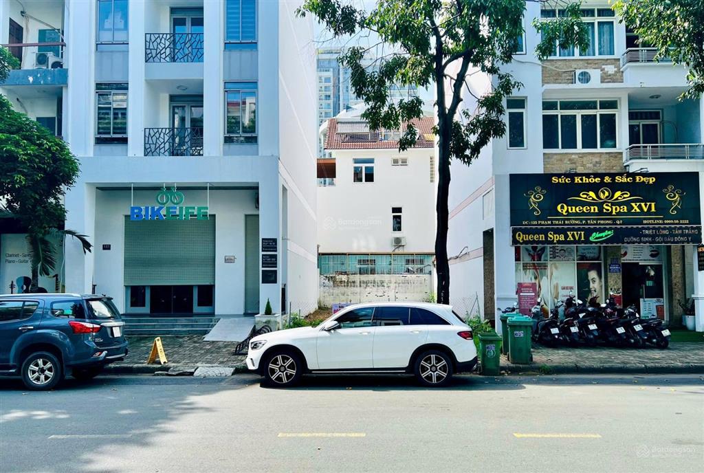Vũ hoàng villa  bán vị trí đường lớn trung tâm pmh. tuyến đường đẹp, giá trị thương mại cao