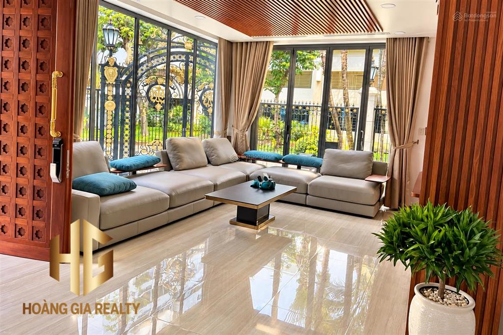 Vũ hoàng villa  bán biệt thự đơn lập 420m2 trung tâm pmh. giá giảm mạnh 135 tỷ về 115 tỷ tl