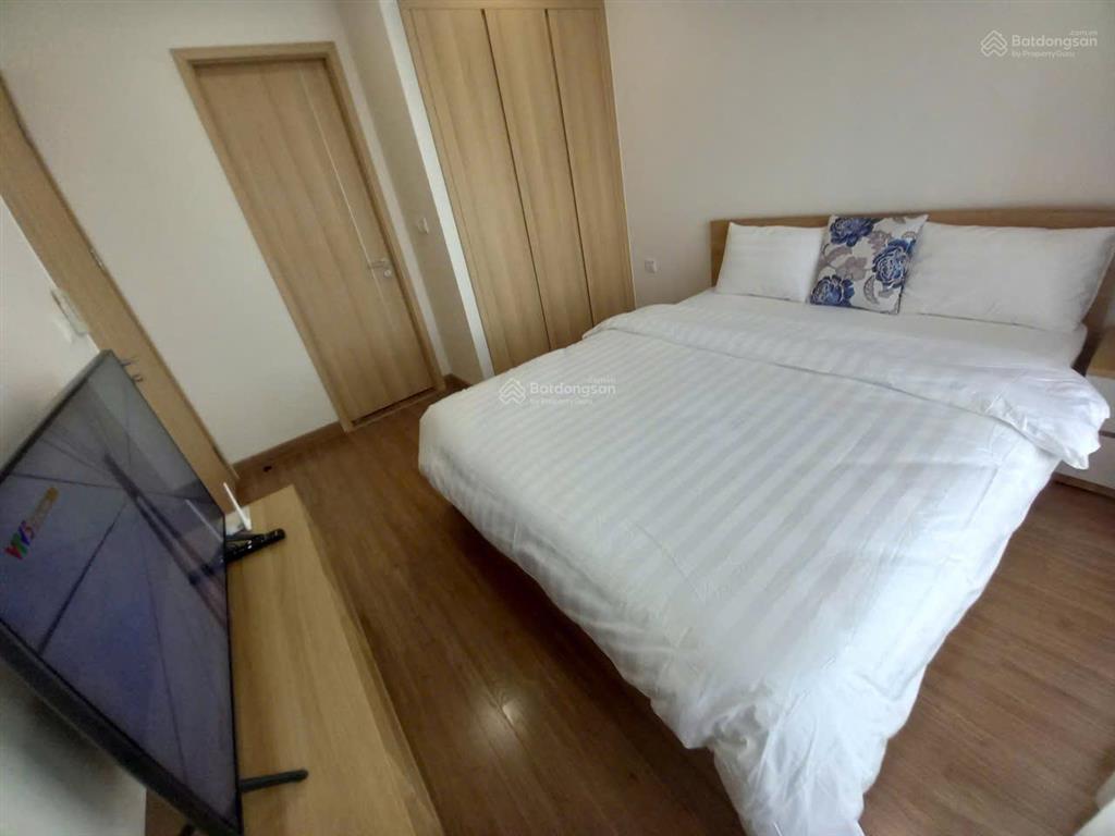 Cho thuê căn hộ sky park residence 71.5m2  tầng 32 view hồ tây  full đồ xịn  giá 26 triệu