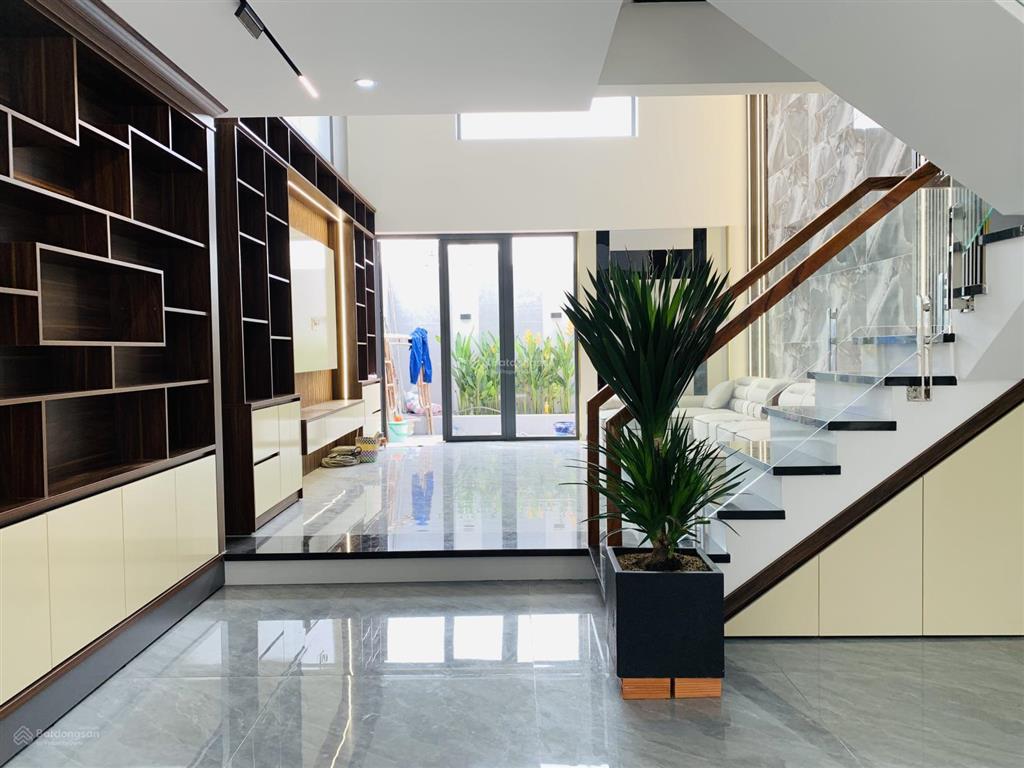 Bán nhà gần trường cấp 3 bà điểm, 1 lửng 2 lầu sân thượng