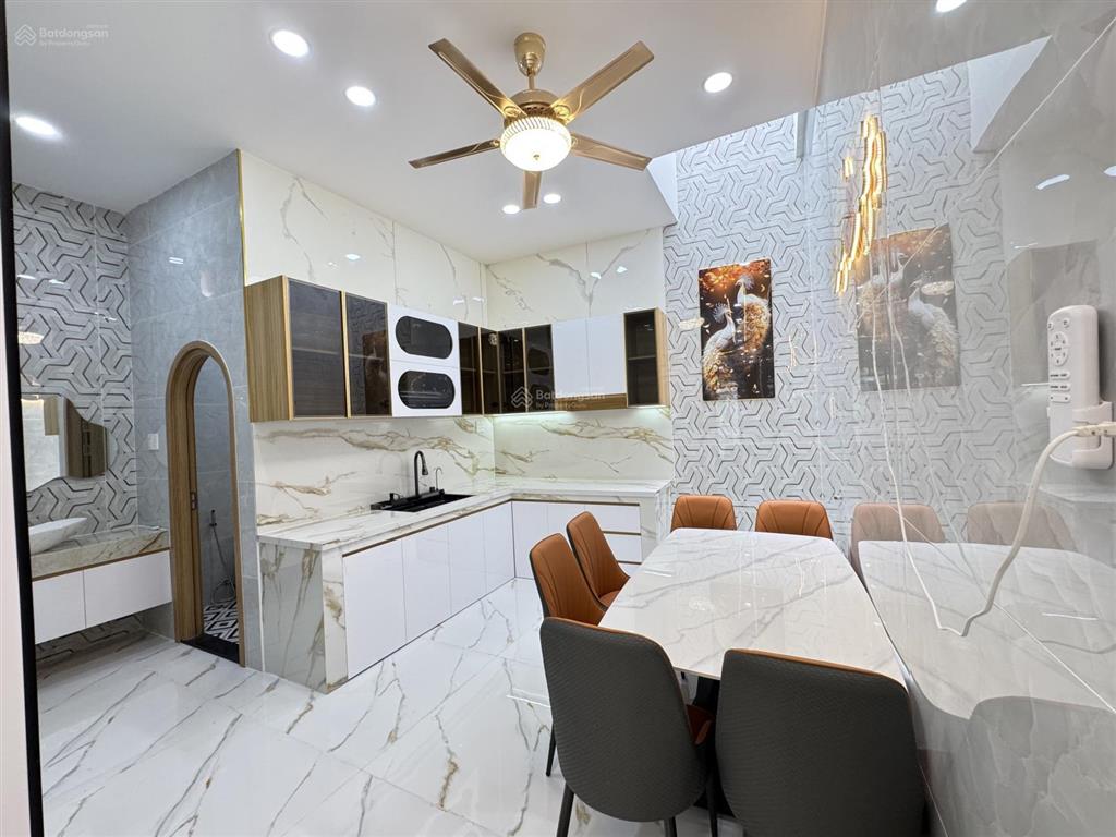 Bán căn nhà đẹp 5x25m thuộc bà điểm, hóc môn