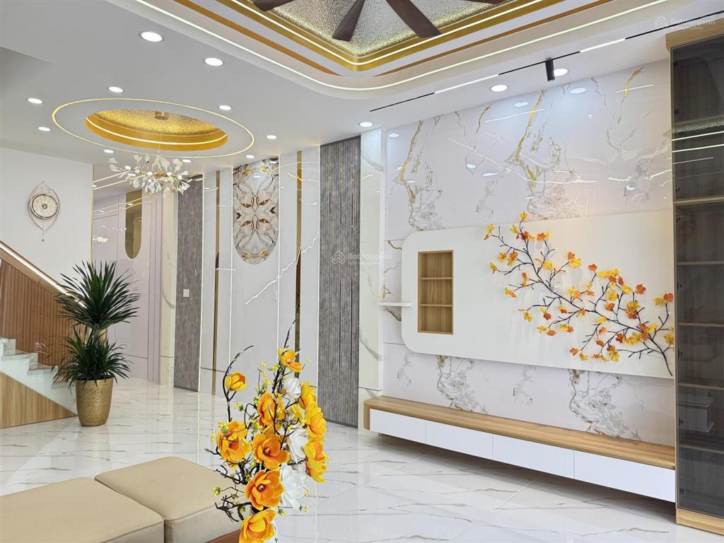 Bán căn nhà đẹp 5x25m thuộc bà điểm, hóc môn
