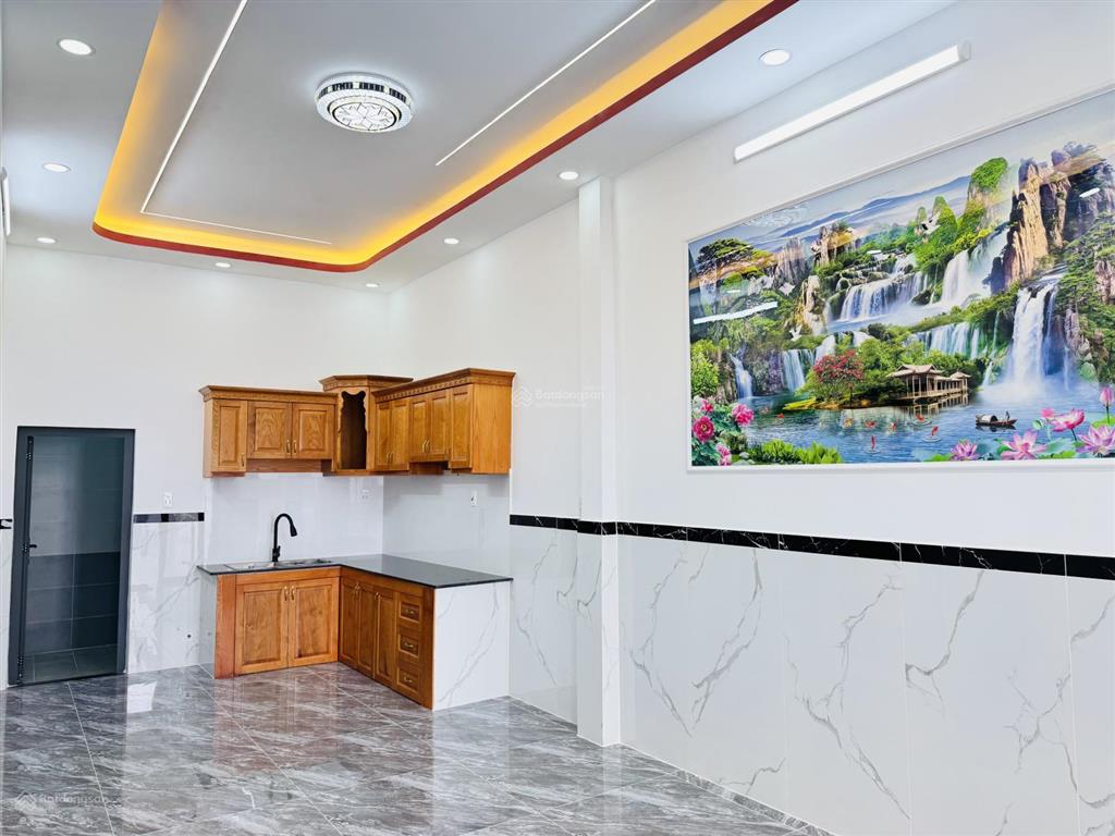 Bán nhà 6,7m x 21m, sổ riêng sẵn gần trường cấp 3 phạm văn sáng
