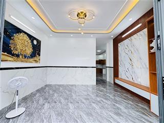 Bán nhà 6.7m x 21m, sổ riêng sẵn gần trường cấp 3 phạm văn sáng