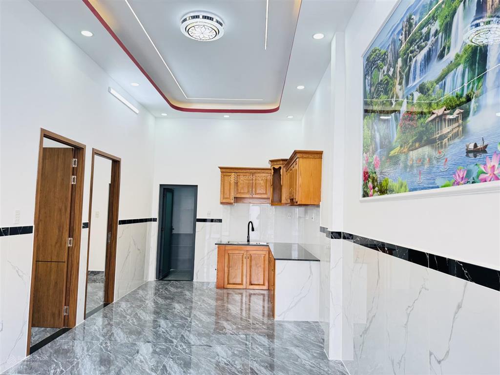 Bán nhà 6,7m x 21m, sổ riêng sẵn gần trường cấp 3 phạm văn sáng
