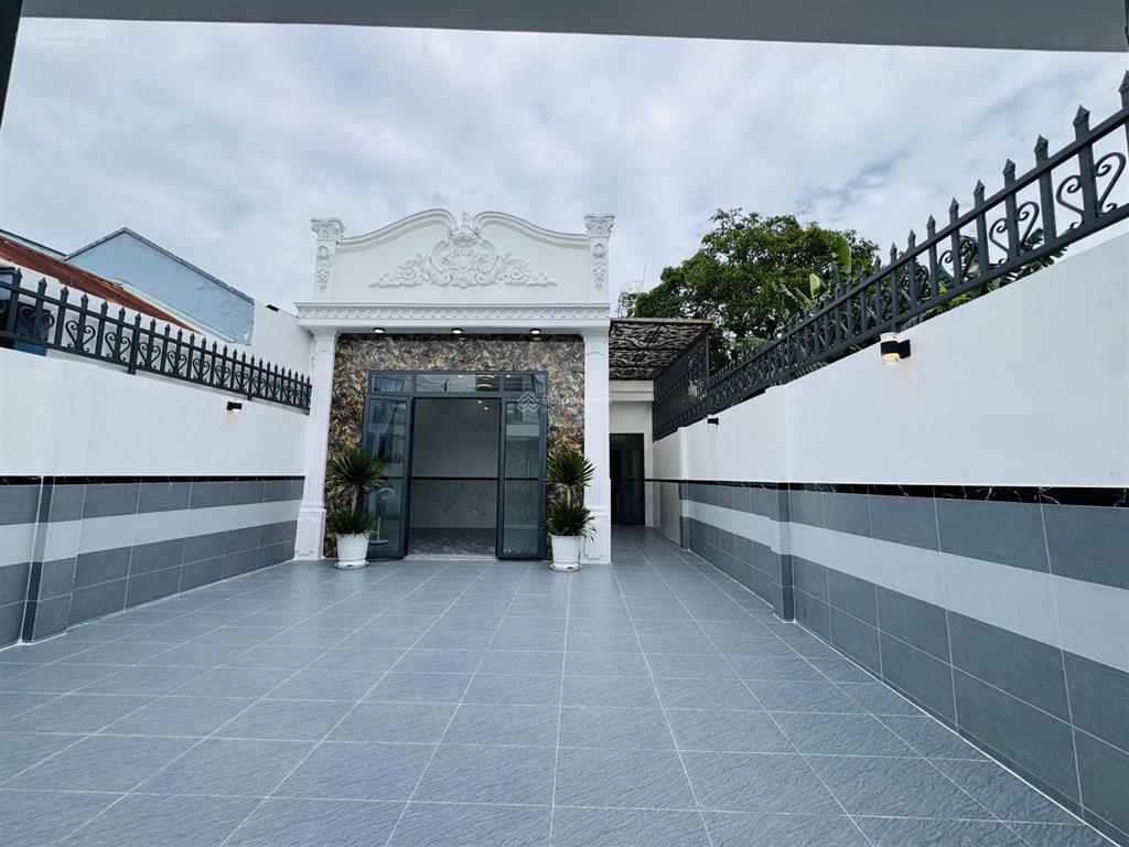 Bán nhà 6,7m x 21m, sổ riêng sẵn gần trường cấp 3 phạm văn sáng