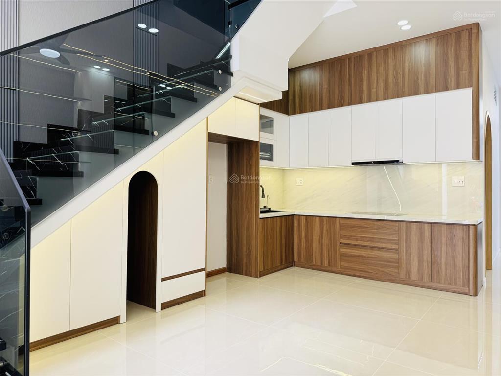 Nhà bán gần chợ bà điểm 5x20 sổ riêng đã hoàn công