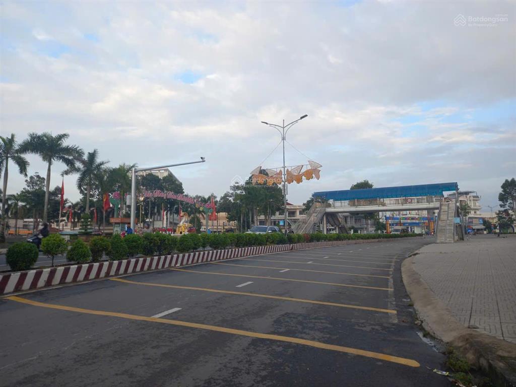 Bán đất quốc lộ 22 trảng bàng tây ninh 85m x 185m = 12.000m2, giá 25 tỷ tl