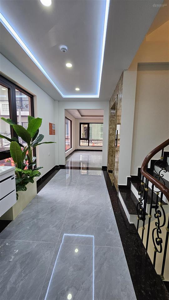 Nhà ngõ 469 nguyễn trãi, dt 80m2, xd 8 tầng, mt 5.5m, 3 mặt thoáng, ô tô đỗ, thang máy, 31 tỷ