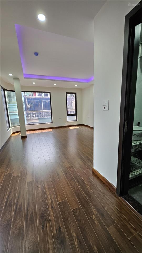 Nhà ngõ 469 nguyễn trãi, dt 80m2, xd 8 tầng, mt 5.5m, 3 mặt thoáng, ô tô đỗ, thang máy, 31 tỷ