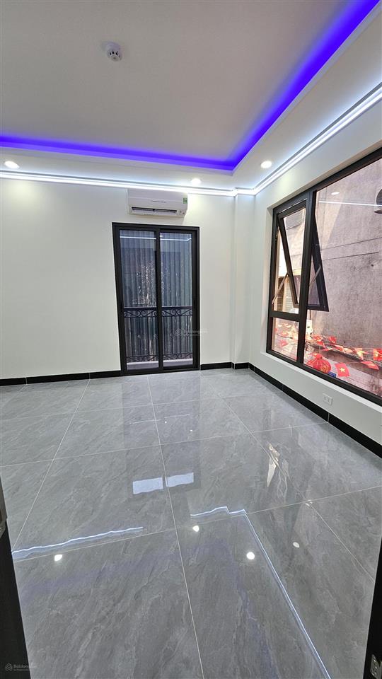 Nhà ngõ 469 nguyễn trãi, dt 80m2, xd 8 tầng, mt 5.5m, 3 mặt thoáng, ô tô đỗ, thang máy, 31 tỷ