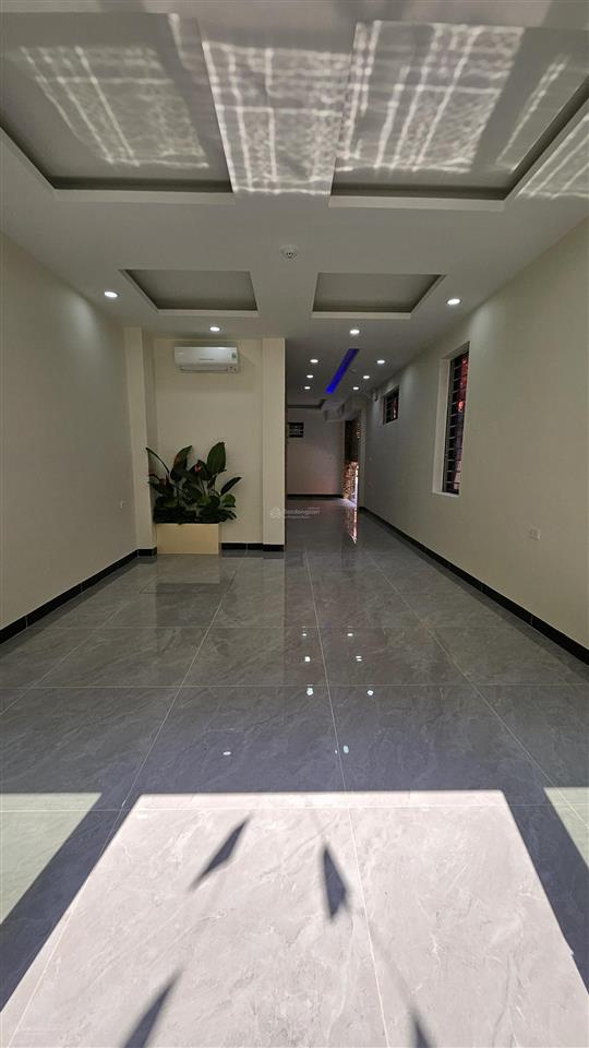 Nhà ngõ 469 nguyễn trãi, dt 80m2, xd 8 tầng, mt 5.5m, 3 mặt thoáng, ô tô đỗ, thang máy, 31 tỷ