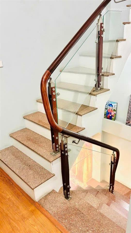 Bán nhà ngõ 54 nguyễn chí thanh, dt 33m2, xd 4 tầng, mt 4m, thoáng sau, tiện kd. giá 11.2 tỷ.