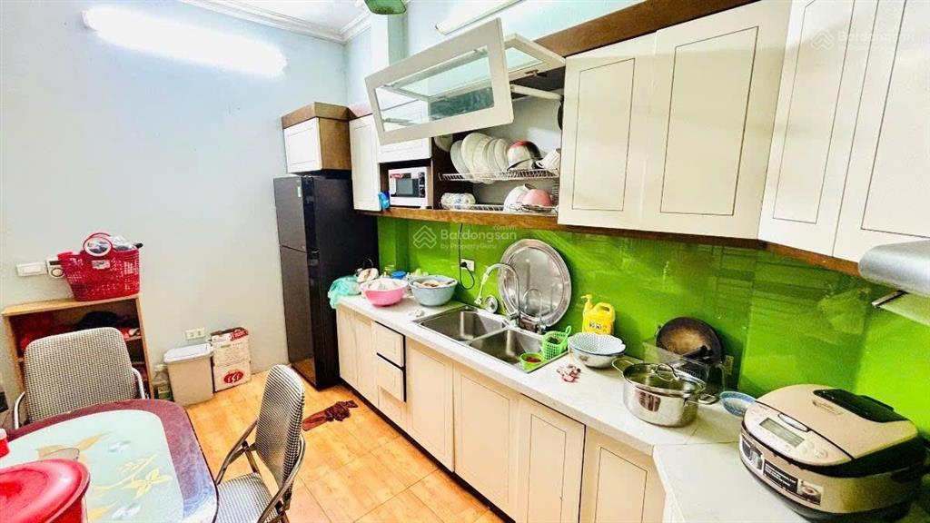 Bán nhà ngõ 54 nguyễn chí thanh, dt 33m2, xd 4 tầng, mt 4m, thoáng sau, tiện kd. giá 11.2 tỷ.