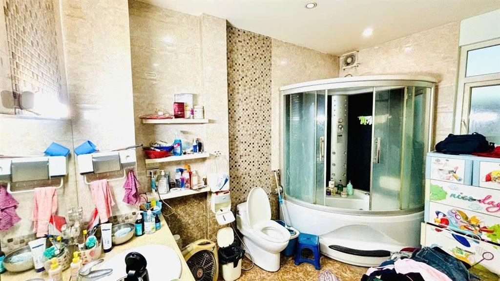 Bán nhà ngõ 54 nguyễn chí thanh, dt 33m2, xd 4 tầng, mt 4m, thoáng sau, tiện kd. giá 11.2 tỷ.
