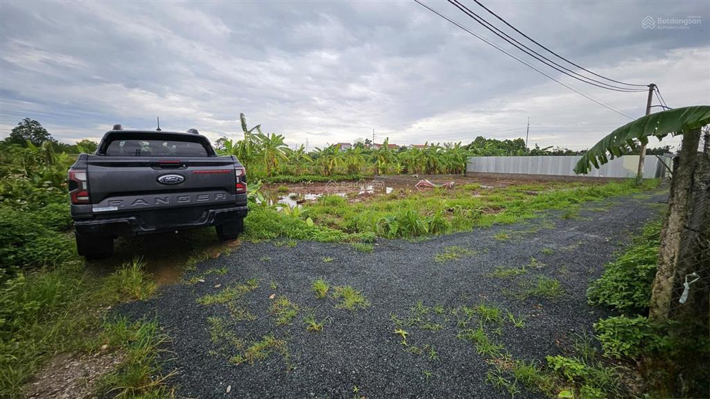 Bán đất sài sơn, quốc oai, dt sđ 200m2, mt 5m, đường ô tô vào, sát đường 40m sắp mở