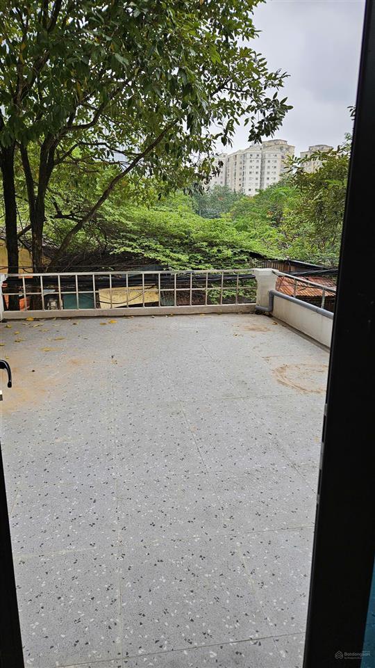 Mặt phố nguyễn khang dt 140m2, xd 4 tầng, mt 5m, ô tô tránh, quy hoạch ra mặt sông, giá 37 tỷ