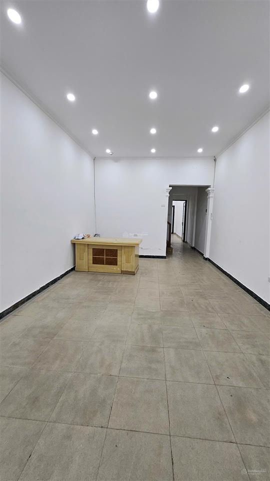 Mặt phố nguyễn khang dt 140m2, xd 4 tầng, mt 5m, ô tô tránh, quy hoạch ra mặt sông, giá 37 tỷ