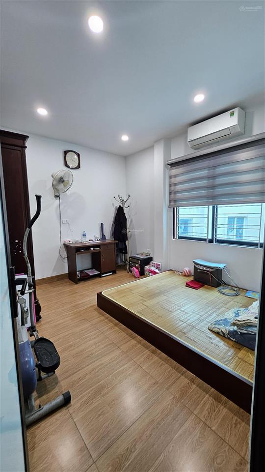 Bán nhà mp la thành dt 35m², xd 5 tầng + hầm, mt 5m, thang máy, 3 mặt thoáng, giá 24,9 tỷ