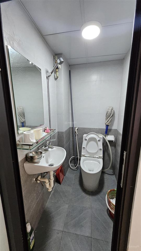 Bán nhà mp la thành dt 35m², xd 5 tầng + hầm, mt 5m, thang máy, 3 mặt thoáng, giá 24,9 tỷ