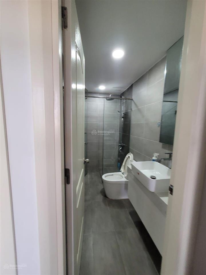 Cho thuê nguyên căn khu compound, vị trí trung tâm, cách gigamall 100 m.