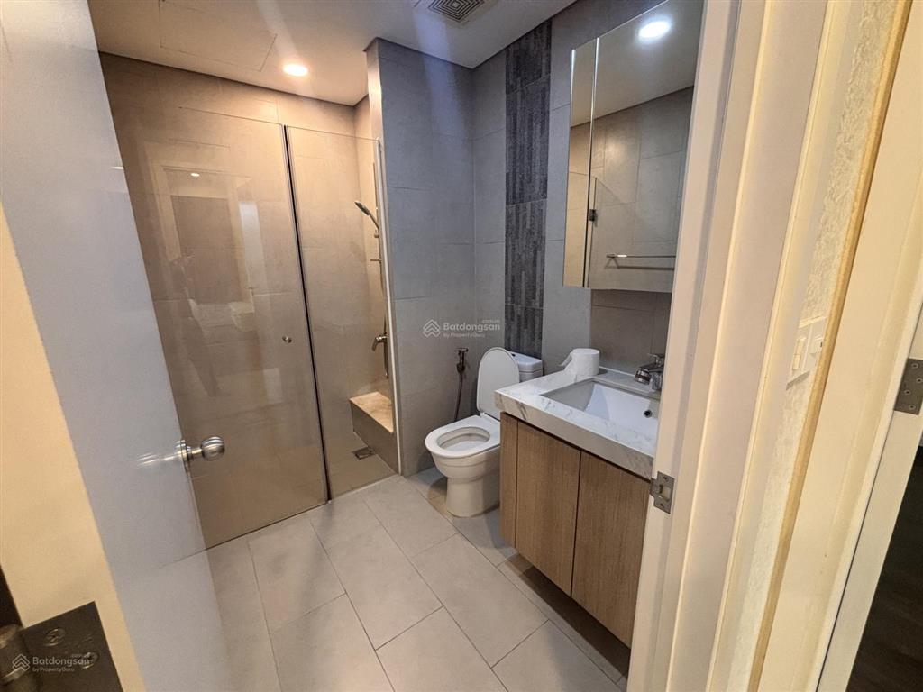 Căn hộ 2pn đẹp view hồ bơi yên tĩnh  full nội thất phù hợp gia đình trẻ  42 triệu/tháng