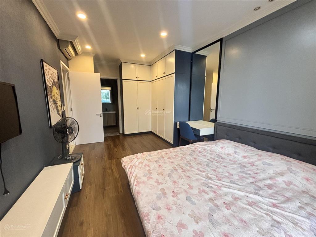 Căn hộ 2pn đẹp view hồ bơi yên tĩnh  full nội thất phù hợp gia đình trẻ  42 triệu/tháng
