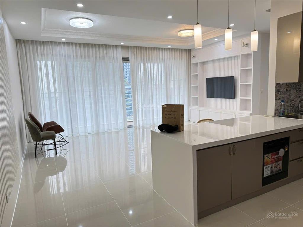 Cho thuê căn hộ 3pn layout lớn vừa cải tạo nhà  full nội thất  giá siêu tốt chỉ 81 triệu / tháng