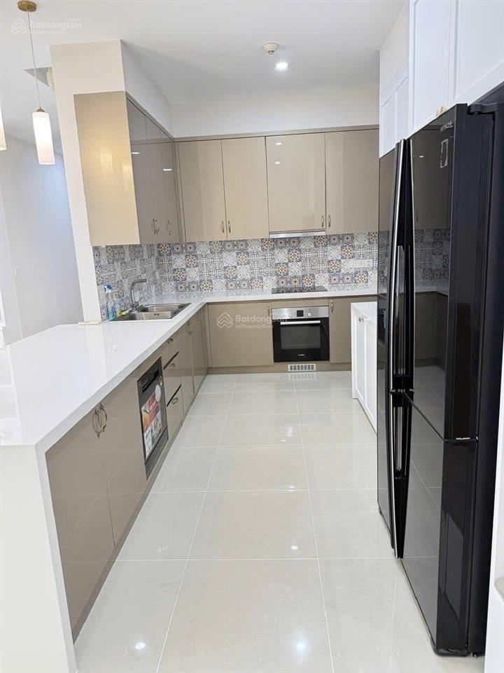 Cho thuê căn hộ 3pn layout lớn vừa cải tạo nhà  full nội thất  giá siêu tốt chỉ 81 triệu / tháng