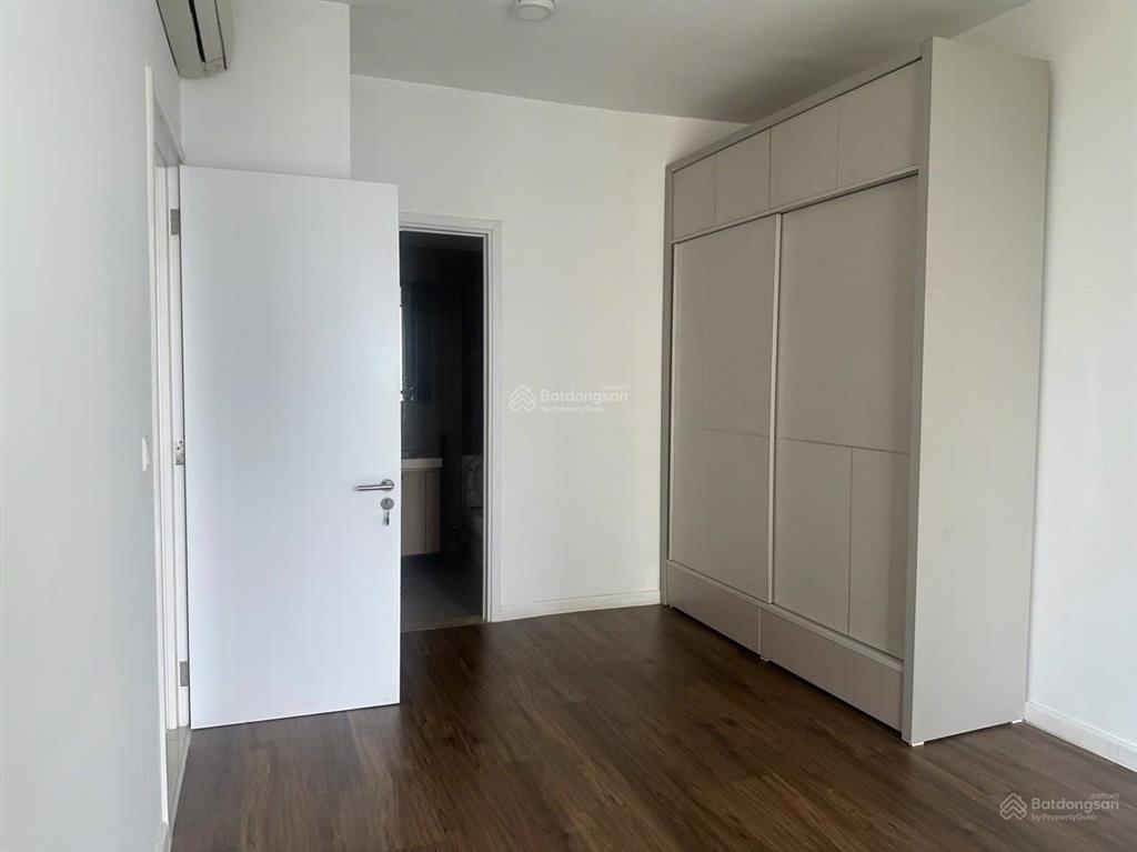 Tìm khách thuê căn hộ 2pn2wc nội thất cơ bản giá tốt estella heights chỉ 32 triệu/tháng