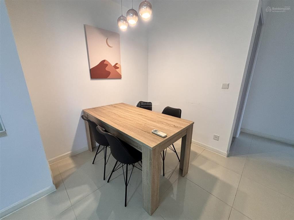 Cho thuê nhanh căn hộ 2pn + 2 wc layout 104m²  giá chỉ 32 triệu/tháng  dọn vô ở liền