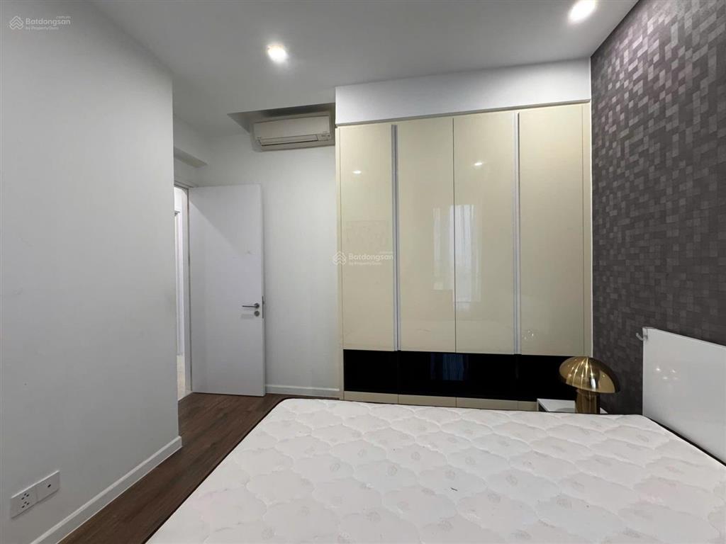 Cho thuê nhanh căn hộ 3pn view hồ bơi full nội thất estella heights  nhà sạch đẹp  65tr/th