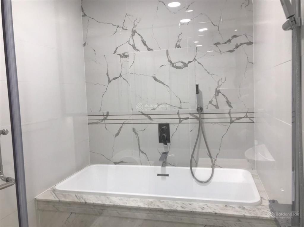 Chính chủ cho thuê nhanh căn hộ 2pn + 1 phòng làm việc sunwah pearl 106m2  giá 42 triệu/tháng