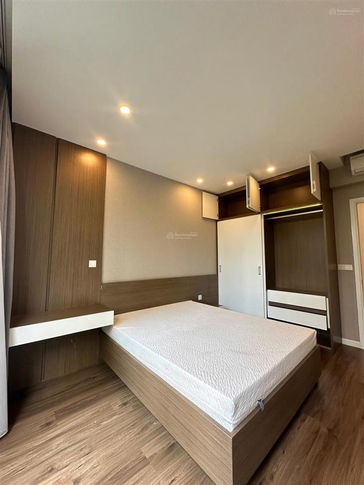 Cho thuê nhanh căn hộ 3pn với ban công rộng view hồ bơi trực diện full nội thất đẹp  giá 60 tr/th
