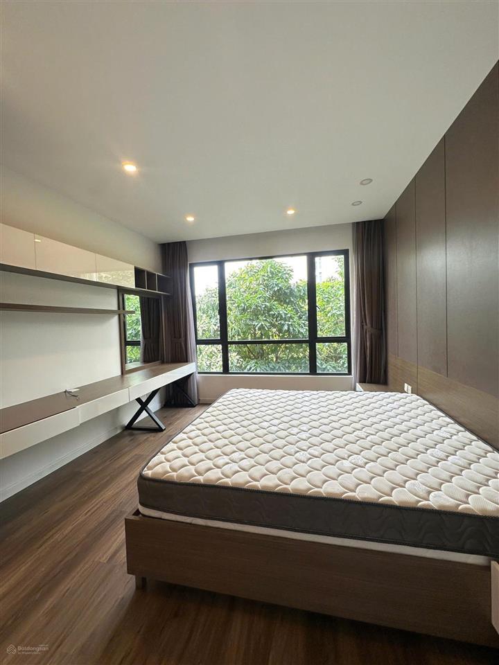 Cho thuê nhanh căn hộ 3pn với ban công rộng view hồ bơi trực diện full nội thất đẹp  giá 60 tr/th