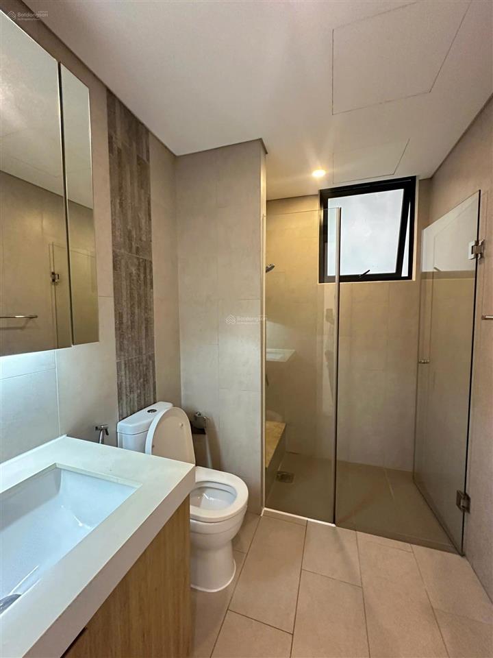 Cho thuê nhanh căn hộ 3pn với ban công rộng view hồ bơi trực diện full nội thất đẹp  giá 60 tr/th
