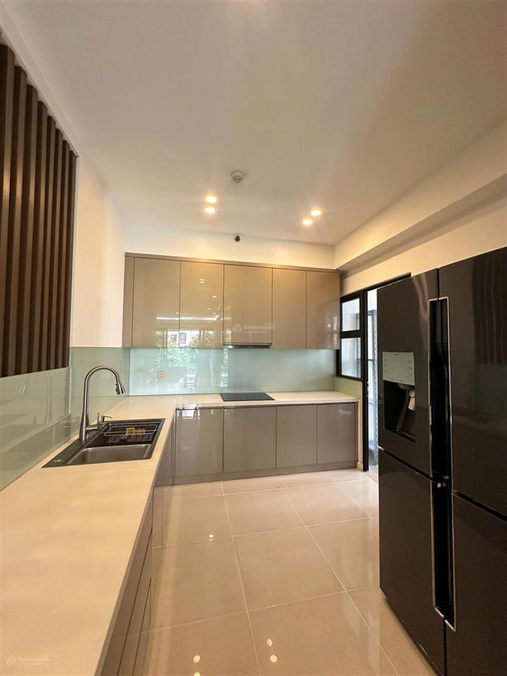 Cho thuê nhanh căn hộ 3pn với ban công rộng view hồ bơi trực diện full nội thất đẹp  giá 60 tr/th