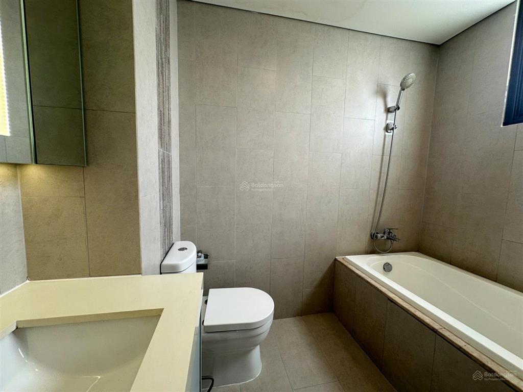 Cho thuê nhanh căn 3pn nội thất đẹp vừa mới hoàn thiện  view thoáng mát  chuyển vô được liền