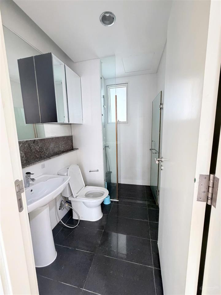 Cho thuê nhanh căn hộ 2pn lớn the estella không nội thất  giá chỉ 30 triệu/tháng  dọn vào liền