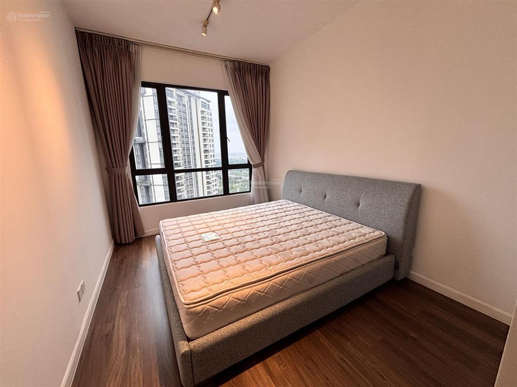 Cho thuê nhanh căn hộ 2pn2wc estella heights 102m2 full nội thất view hồ bơi giá chỉ 35 tr/th