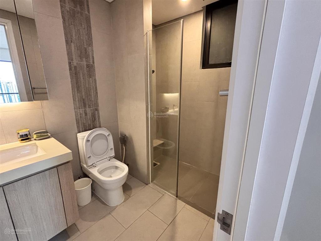 Cho thuê nhanh căn hộ 2pn2wc estella heights 102m2 full nội thất view hồ bơi giá chỉ 35 tr/th