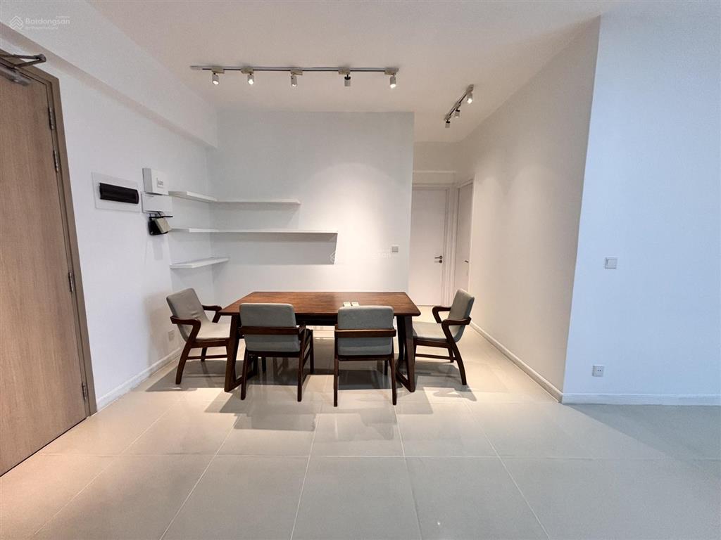 Cho thuê nhanh căn hộ 2pn2wc estella heights 102m2 full nội thất view hồ bơi giá chỉ 35 tr/th