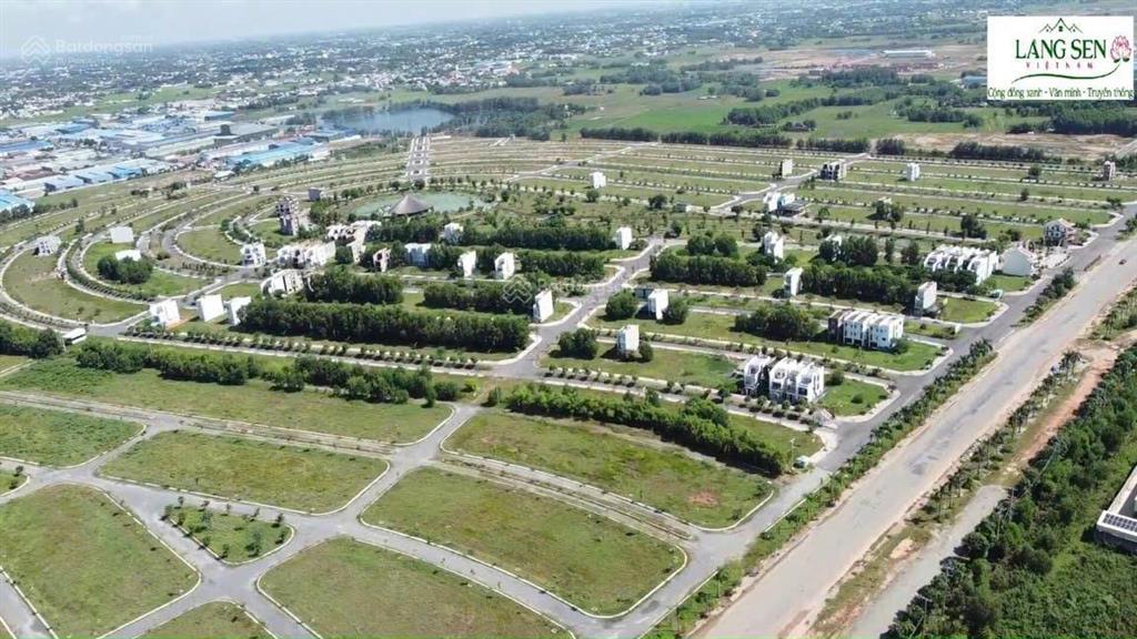 Chính chủ bán lô thương mại sổ làng sen đường 30m dt 83.1m2 nở hậu. giá 1.3 tỷ,  0907 705 ***