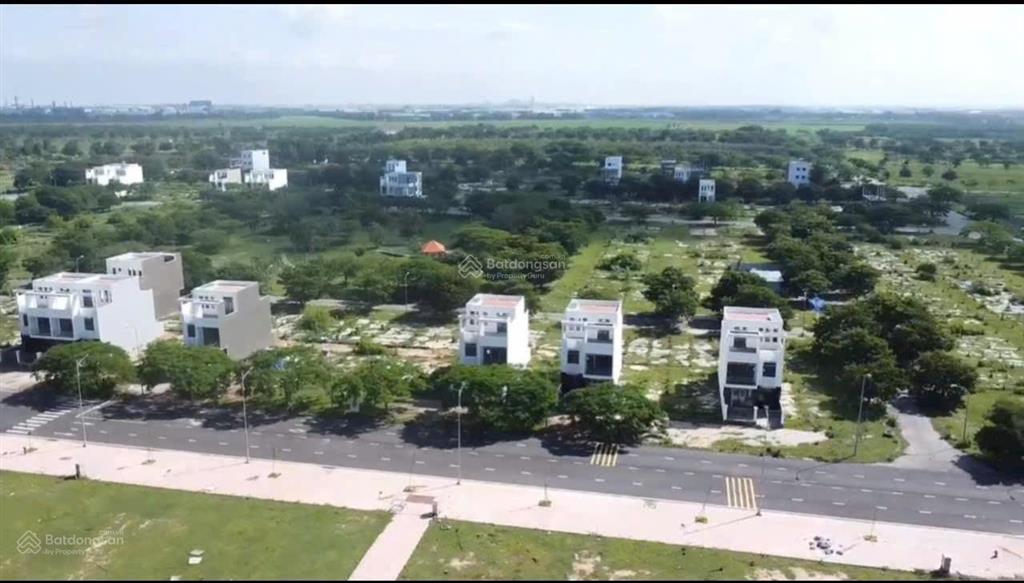 Chính chủ bán lô liền kề 97.5m2 dự án sunflower city nhơn trạch, giá 700tr.  0907 705 ***