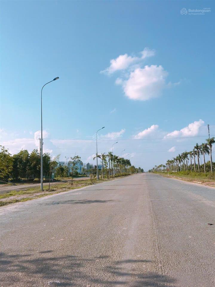 Chính chủ gửi bán lô thương mại sổ làng sen đường 30m, dt 83.1m2 nở hậu. giá 1.25 tỷ,  0907 705 ***