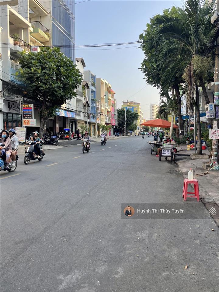 Nhà đẹp bán gấp khu vip bình tân tên lửa 6pn ngang 9m chỉ 9 tỷ không có căn so sánh