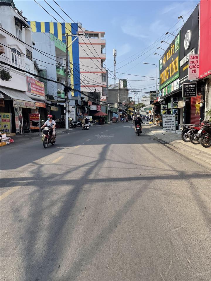 Nhà đẹp bán gấp khu vip bình tân tên lửa 6pn ngang 9m chỉ 9 tỷ không có căn so sánh