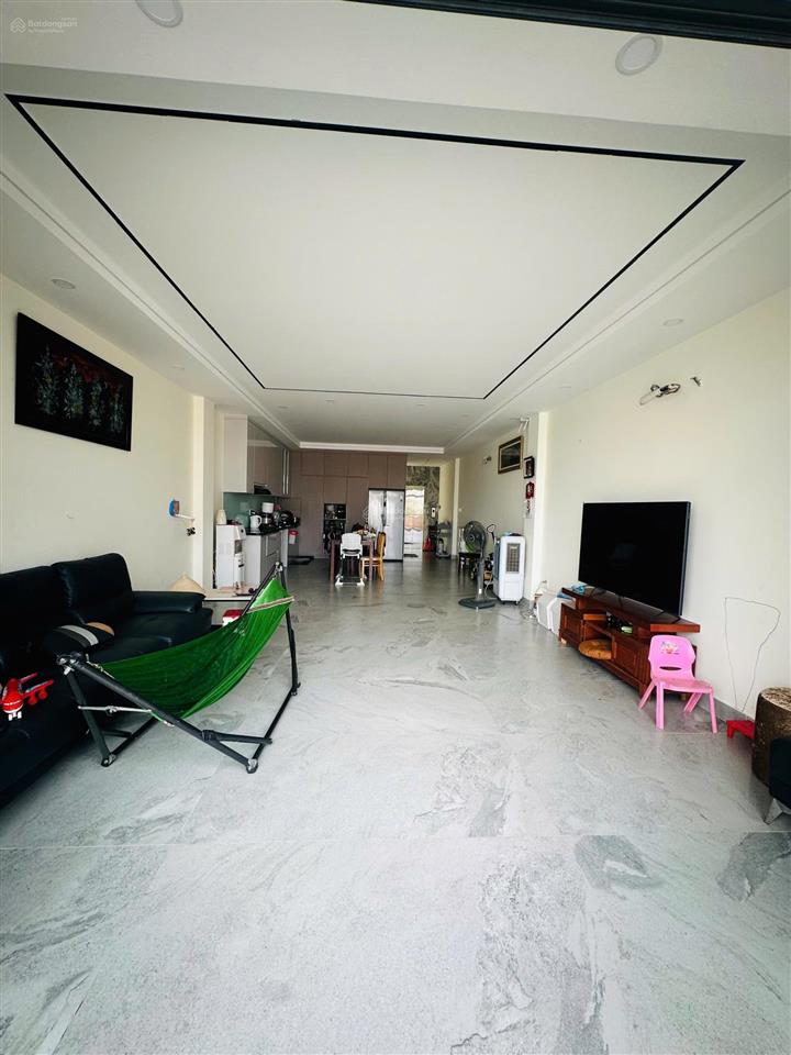 Cho thuê nhà nguyên căn 5 lầu gs2, đông hòa tphcm, có thang máy.  0767 500 ***