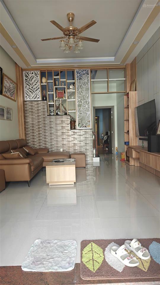 Chính chủ gửi bán 1 trệt 2 lầu ngay tân hoà 2, hiệp phú, sổ hồng sẵn sang tên ngay.  0767 500 ***